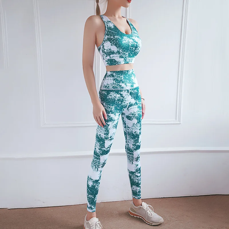 2021 New Spring And Summer Sports Fitness Print Green Yoga Suit High Waist Hips Ventilation Two Piece Set
2021 New Spring And Summer Sports Fitness Print Green Yoga Suit High Waist Hips Ventilation Two Piece Set