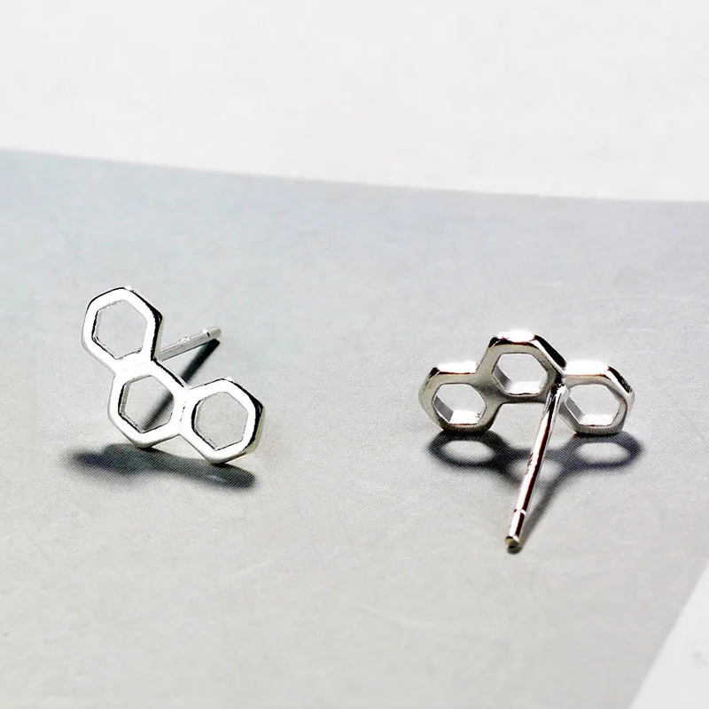 MEYRROYU Silver Color Hign Quality Geometric Three Polygon Stitching Hollow Stud Earrings Female Creative Jewelry Gifts
MEYRROYU Silver Color Hign Quality Geometric Three Polygon Stitching Hollow Stud Earrings Female Creative Jewelry Gifts