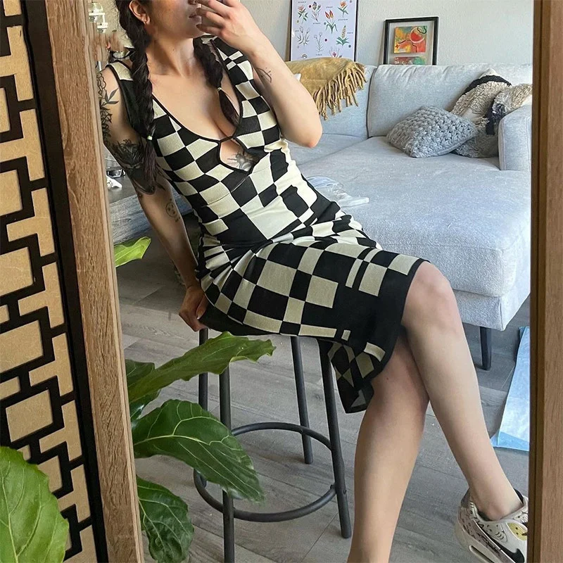ZOVSV Summer Y2K V Neck Vintage Plaid Bodycon Dress Casual Sleeveless Checkered Midi Dresses Laides Hollow Out Party Beach
ZOVSV Summer Y2K V Neck Vintage Plaid Bodycon Dress Casual Sleeveless Checkered Midi Dresses Laides Hollow Out Party Beach