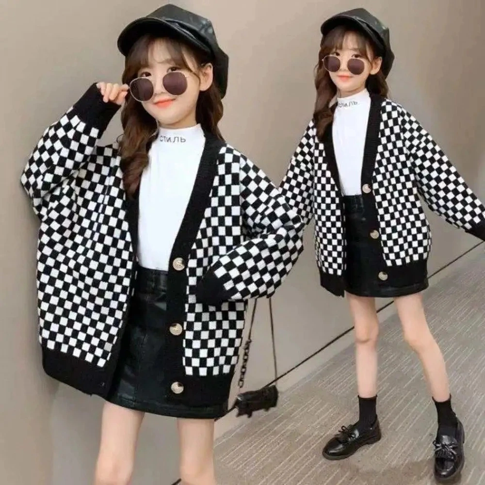 4 -15 Years Unisex Teeange Kids Plaid Cardigan Sweater For Girls V Neck Button Knitted Sweater Coat Boys Loose Outerwear Jacket
4 -15 Years Unisex Teeange Kids Plaid Cardigan Sweater For Girls V Neck Button Knitted Sweater Coat Boys Loose Outerwear Jacket