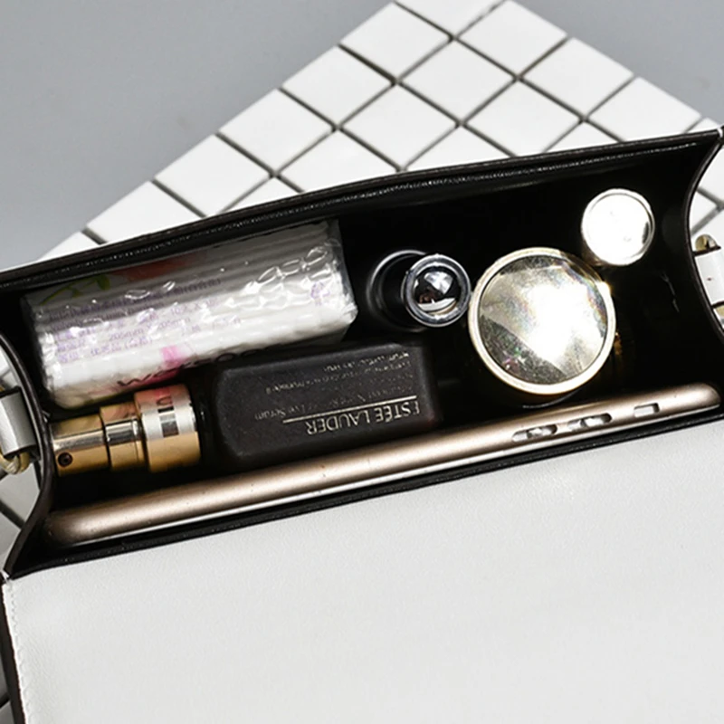 Simple Crossbody Bag for Women 2021 New Fashion Single Shoulder Messenger Bags Ladies Fashionable Purses and Handbags Sac Luxe
Simple Crossbody Bag for Women 2021 New Fashion Single Shoulder Messenger Bags Ladies Fashionable Purses and Handbags Sac Luxe