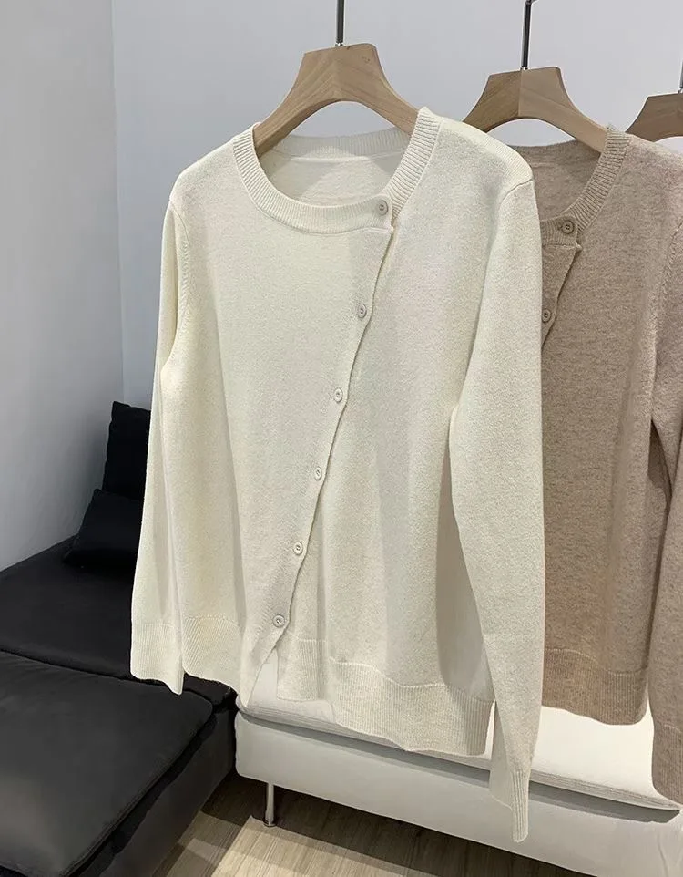 Women Sweater 2021 New Light and Soft Wool Long-sleeved Round Neck Bottoming Sweater
Women Sweater 2021 New Light and Soft Wool Long-sleeved Round Neck Bottoming Sweater