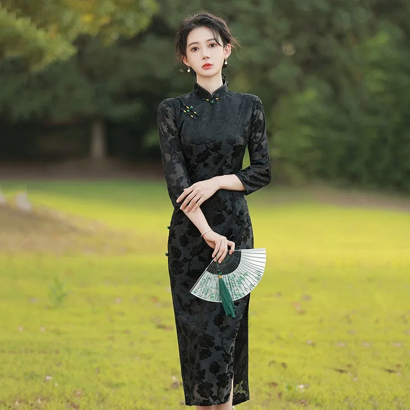 Velour Flower Qipao Women Sheath Chinese Traditional Dress Gown Mandarin Collar Large Size 3XL Cheongsam High Split Vestidos
Velour Flower Qipao Women Sheath Chinese Traditional Dress Gown Mandarin Collar Large Size 3XL Cheongsam High Split Vestidos