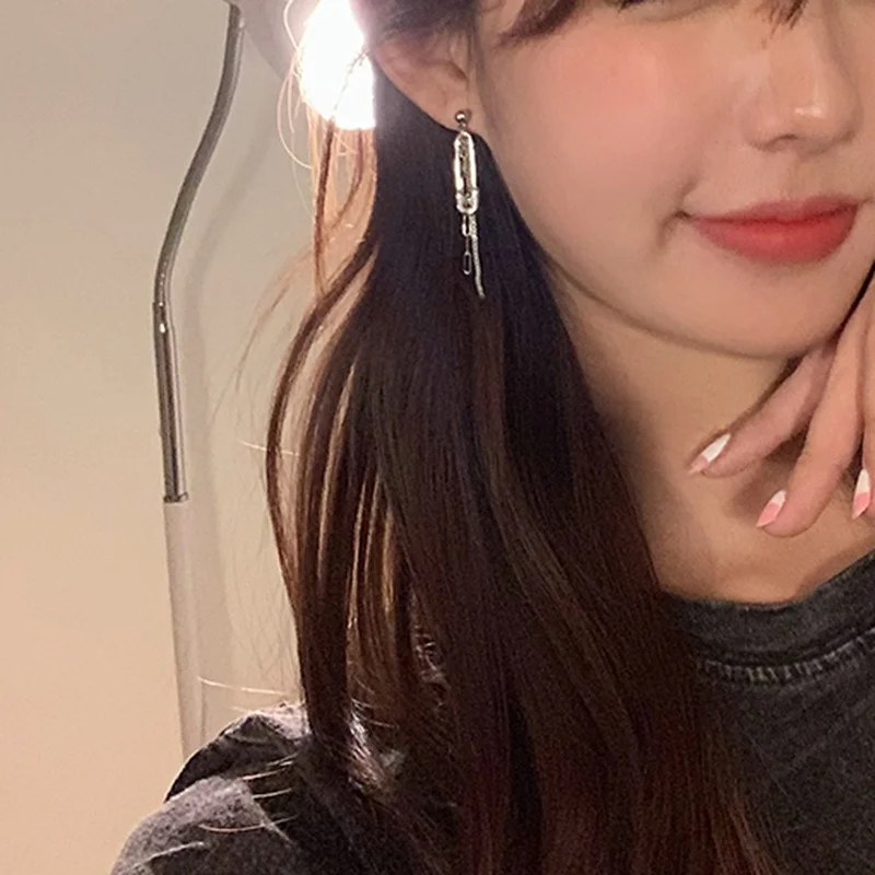 U-Magical Hiphop Silver Color Metallic Paper Clip Long Chain Dangle Earrings for Women Statement Geometrical Earrings Jewelry
U-Magical Hiphop Silver Color Metallic Paper Clip Long Chain Dangle Earrings for Women Statement Geometrical Earrings Jewelry