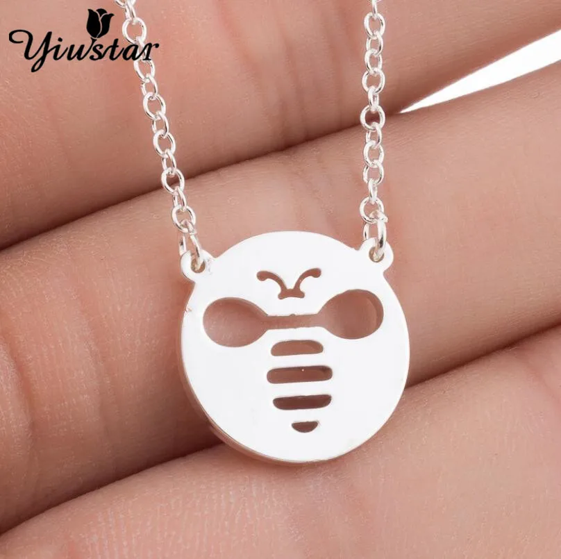 Fashion Stainless Steel Tiny Minimalist Bee Pendant Chain Necklaces for Women Gifts Cute Insect Geometric Hollow Pattern Jewelry
Fashion Stainless Steel Tiny Minimalist Bee Pendant Chain Necklaces for Women Gifts Cute Insect Geometric Hollow Pattern Jewelry