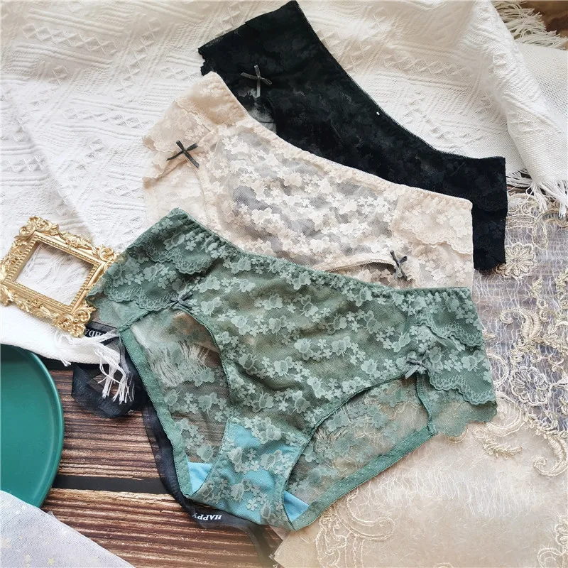 European Style Underwear Sexy Pure Color Lace Flower Women's Briefs Fashion Low Waist Pantie Retro Cute Female's Lingerie 
European Style Underwear Sexy Pure Color Lace Flower Women's Briefs Fashion Low Waist Pantie Retro Cute Female's Lingerie