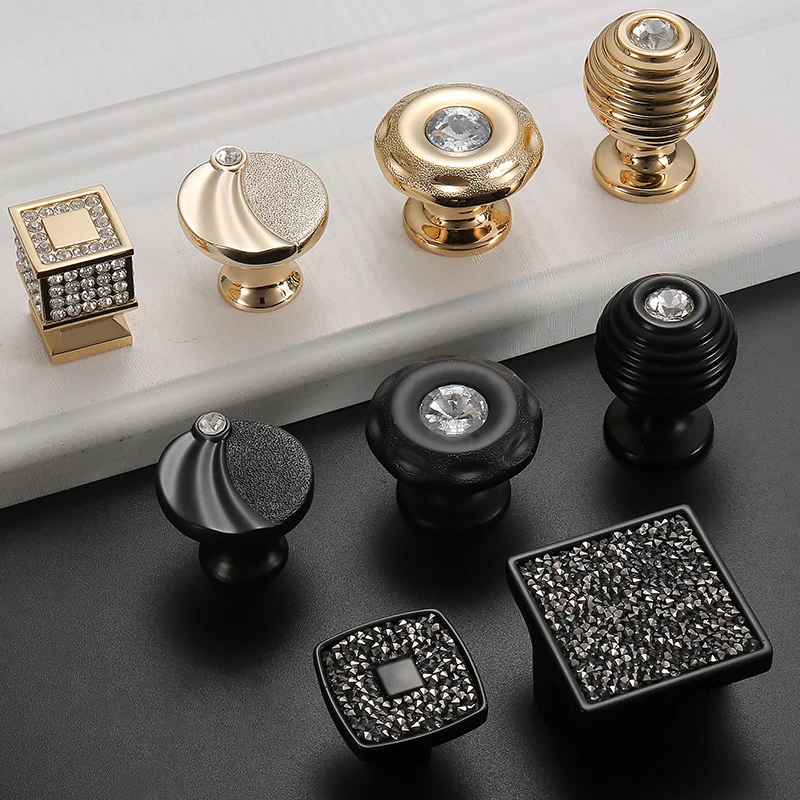 Modern Luxury Crystal Cabinet handle Drawer Pull Zinc Alloy Dresser Knobs Kitchen Cabinet Gold button
Modern Luxury Crystal Cabinet handle Drawer Pull Zinc Alloy Dresser Knobs Kitchen Cabinet Gold button