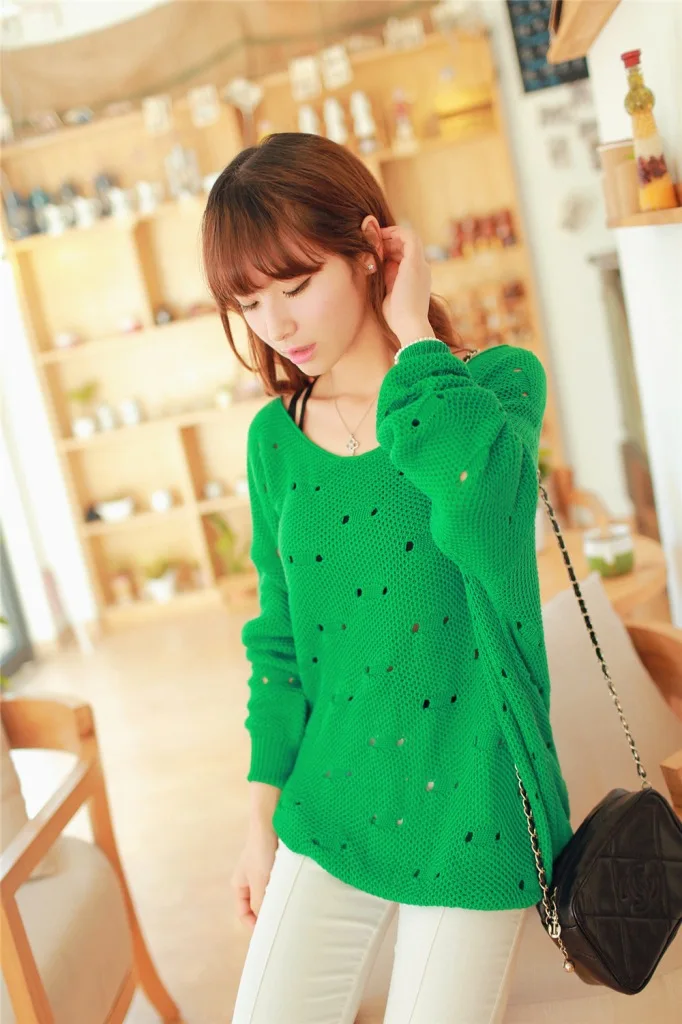 Discount during the spring and autumn outfit new round collar loose bat sleeve hollow hole knitting a sweater
Discount during the spring and autumn outfit new round collar loose bat sleeve hollow hole knitting a sweater