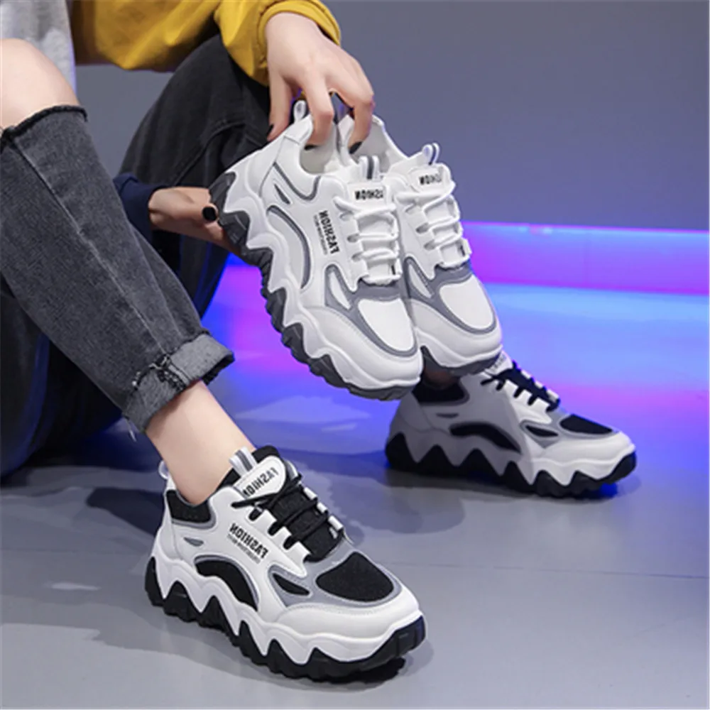 2022 Spring Women Chunky Breathable Sneakers Round Toe Lace Up Platform Shoes Female Outdoors Black White Casual Trainers 35-40
2022 Spring Women Chunky Breathable Sneakers Round Toe Lace Up Platform Shoes Female Outdoors Black White Casual Trainers 35-40
