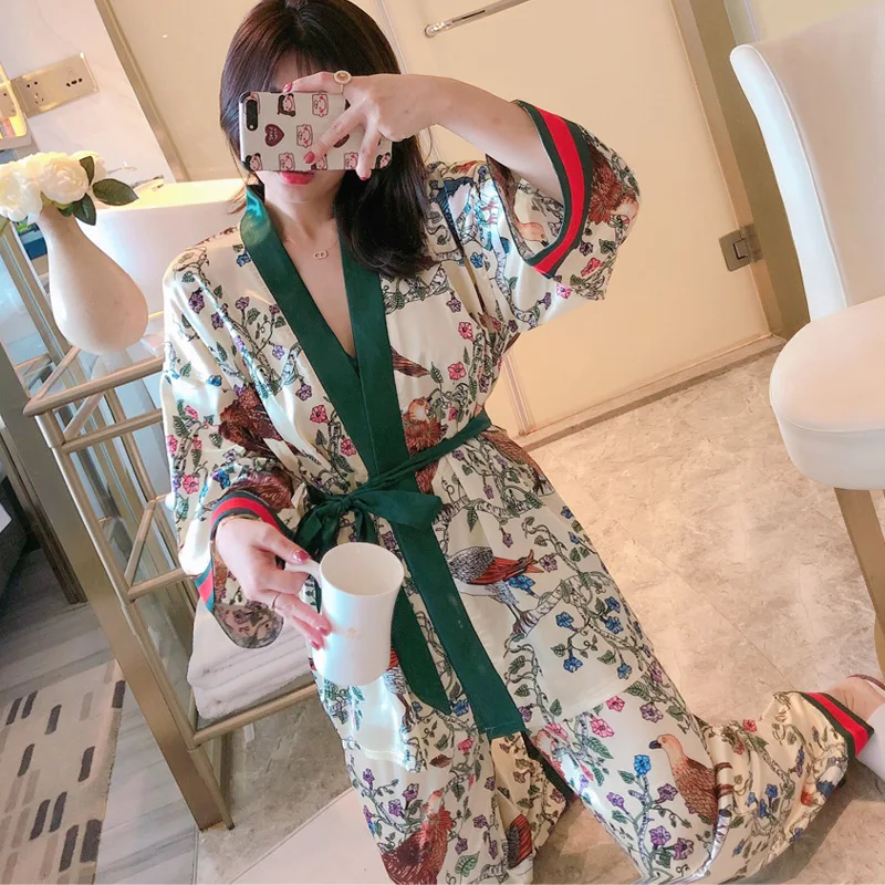 Пикантная женская пижама, новинка осень-зима, шелковая одежда для сна из вискозы, женские пижамные комплекты из трех предметов с длинным рук...
Пикантная женская пижама, новинка осень-зима, шелковая одежда для сна из вискозы, женские пижамные комплекты из трех предметов с длинным рук...