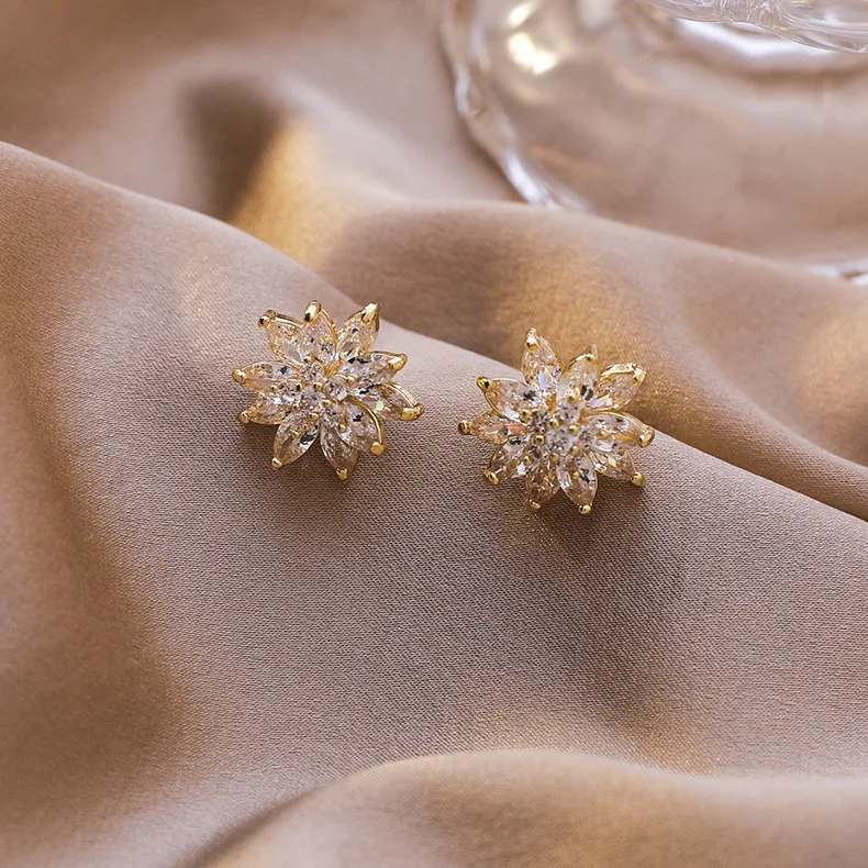 2020 New Arrival Classic Geometric Crystal Three Layer Zircon Flower Stud Earrings For Women Fashion Sweet Jewelry Gifts
2020 New Arrival Classic Geometric Crystal Three Layer Zircon Flower Stud Earrings For Women Fashion Sweet Jewelry Gifts