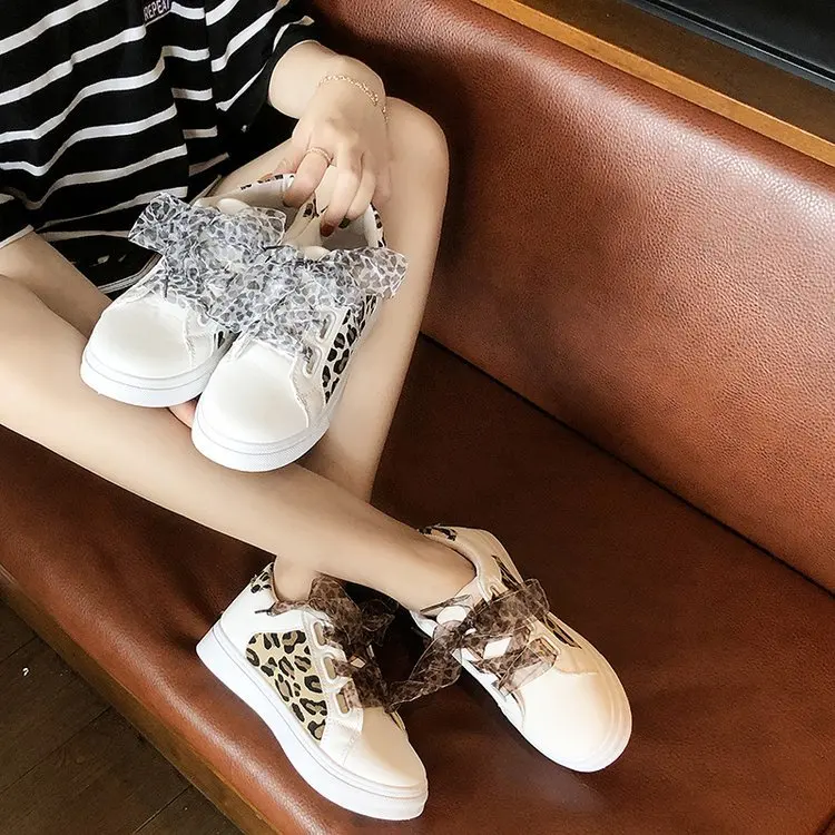 2020 Summer Women Leopard Board Shoes Women's Flat Student Lace-up Casual All-match Sports Running Shoes Silk Ribbon White Shoes 
2020 Summer Women Leopard Board Shoes Women's Flat Student Lace-up Casual All-match Sports Running Shoes Silk Ribbon White Shoes