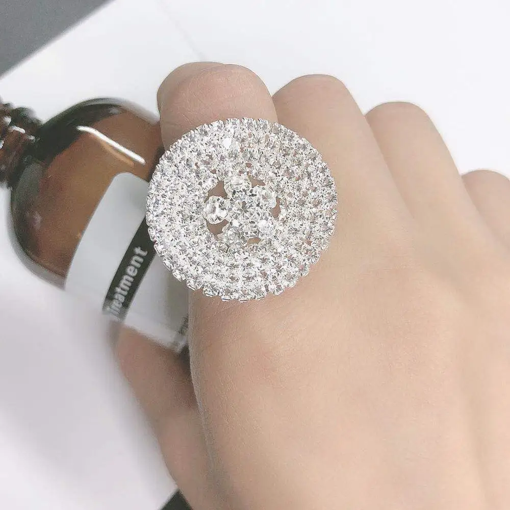 Fashion luxury Rhinestone flat round women's ring fashion adjustable size female ring accessories
Fashion luxury Rhinestone flat round women's ring fashion adjustable size female ring accessories