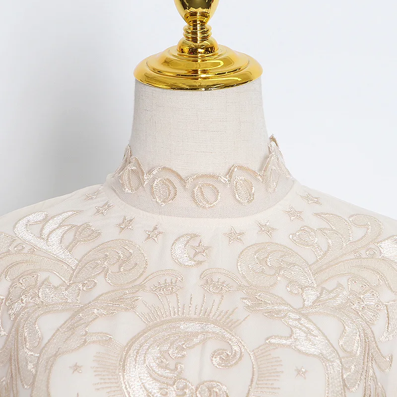 Plus Size Lace Dress 2021 Autumn New Lady Petals Small Stand Collar Lantern Sleeve Machine Embroidery Short Dress Women
Plus Size Lace Dress 2021 Autumn New Lady Petals Small Stand Collar Lantern Sleeve Machine Embroidery Short Dress Women