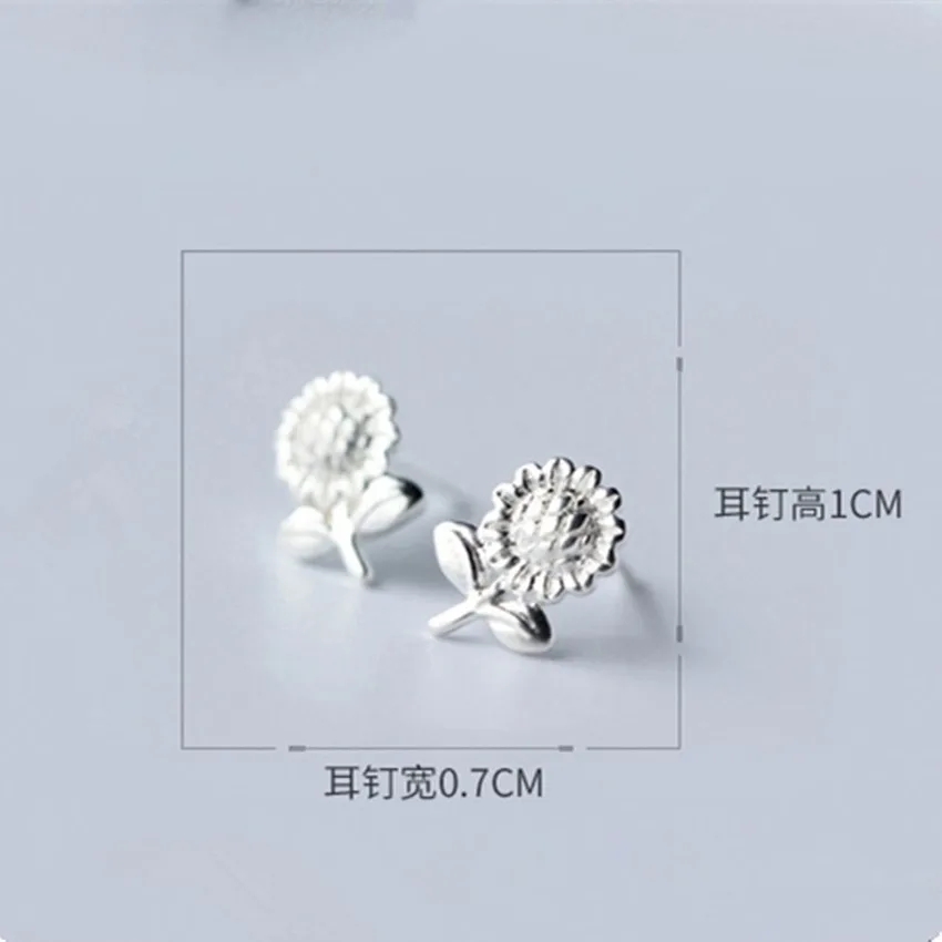 European and American Hot Selling Simple and Fashionable Natural Flower Lady Sunflower Earrings Sun Flower Earrings Accessories
European and American Hot Selling Simple and Fashionable Natural Flower Lady Sunflower Earrings Sun Flower Earrings Accessories