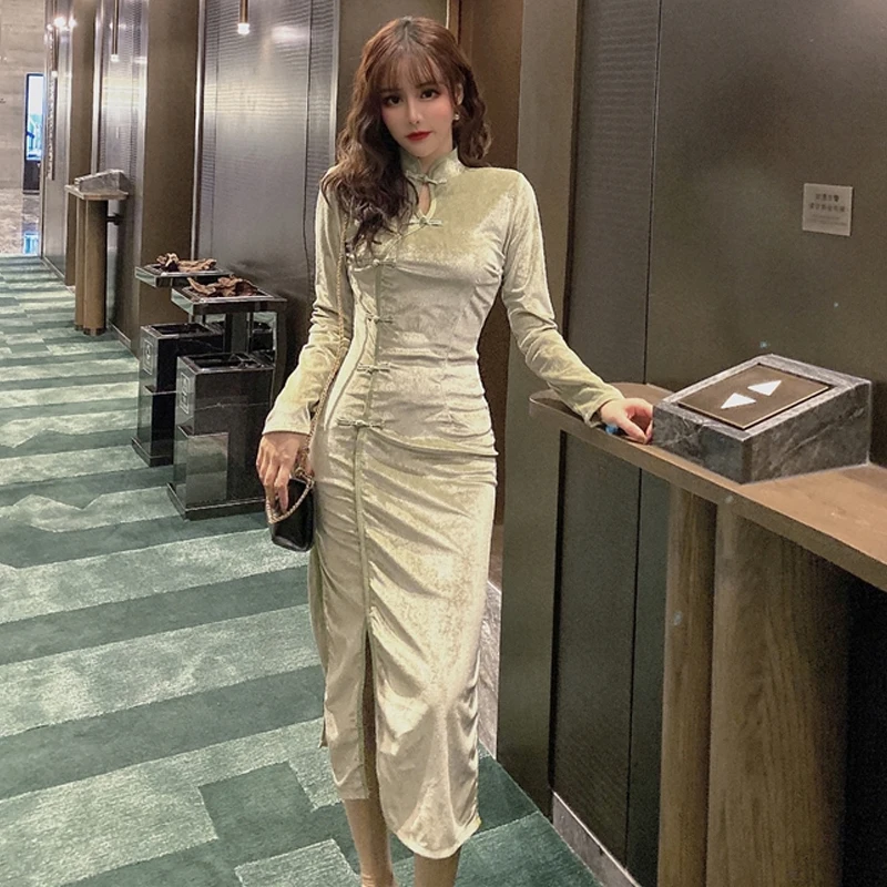 Women Retro Velvet Chinese Style Qipao Lady Elegant Long Sleeve Slim Cheongsam Fashion Korean Vintage Evening Dress Vestidos
Women Retro Velvet Chinese Style Qipao Lady Elegant Long Sleeve Slim Cheongsam Fashion Korean Vintage Evening Dress Vestidos