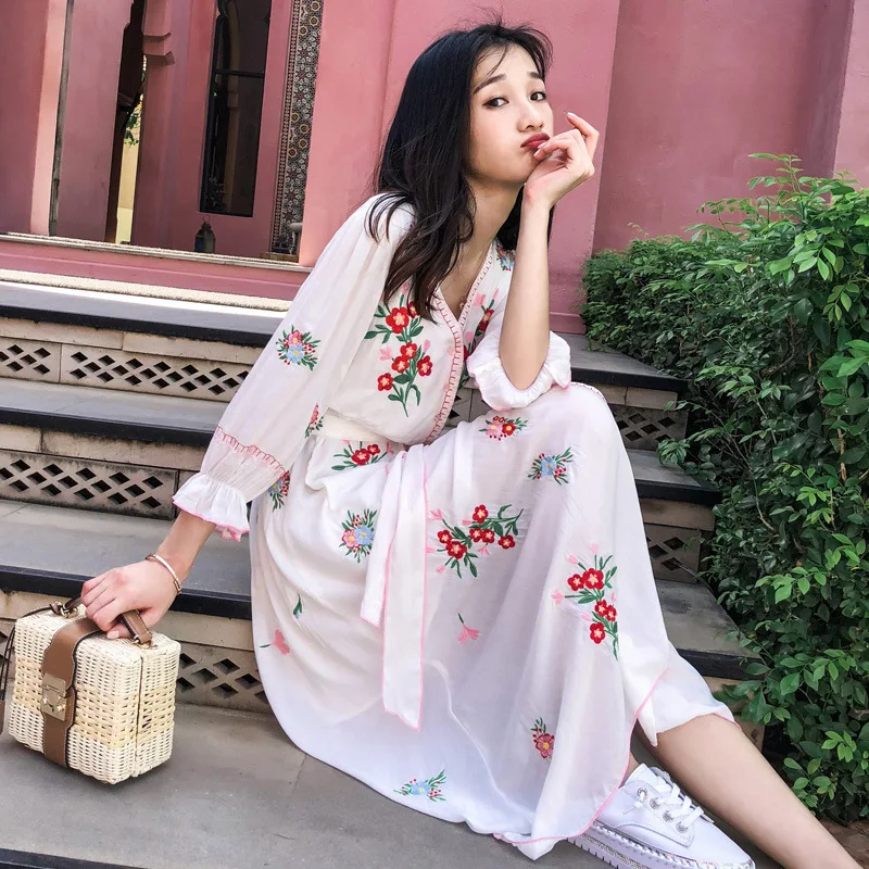 Embroidery Ethnic Wind Waist Tie White Dress Holiday Long Women 2021 Summer New Beach Skirt Female
Embroidery Ethnic Wind Waist Tie White Dress Holiday Long Women 2021 Summer New Beach Skirt Female