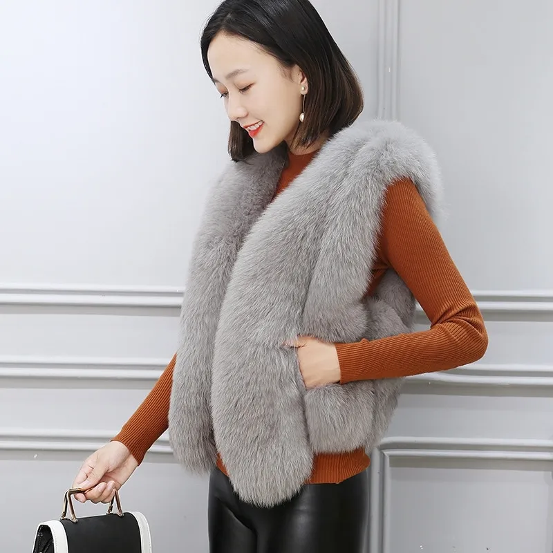 High Quality Fur Vest Coat 2020 Warm Winter Fashion Furs Women's Coats Jacket Luxury Faux Fur Coat Sleeveless Vests Gilet Veste
High Quality Fur Vest Coat 2020 Warm Winter Fashion Furs Women's Coats Jacket Luxury Faux Fur Coat Sleeveless Vests Gilet Veste