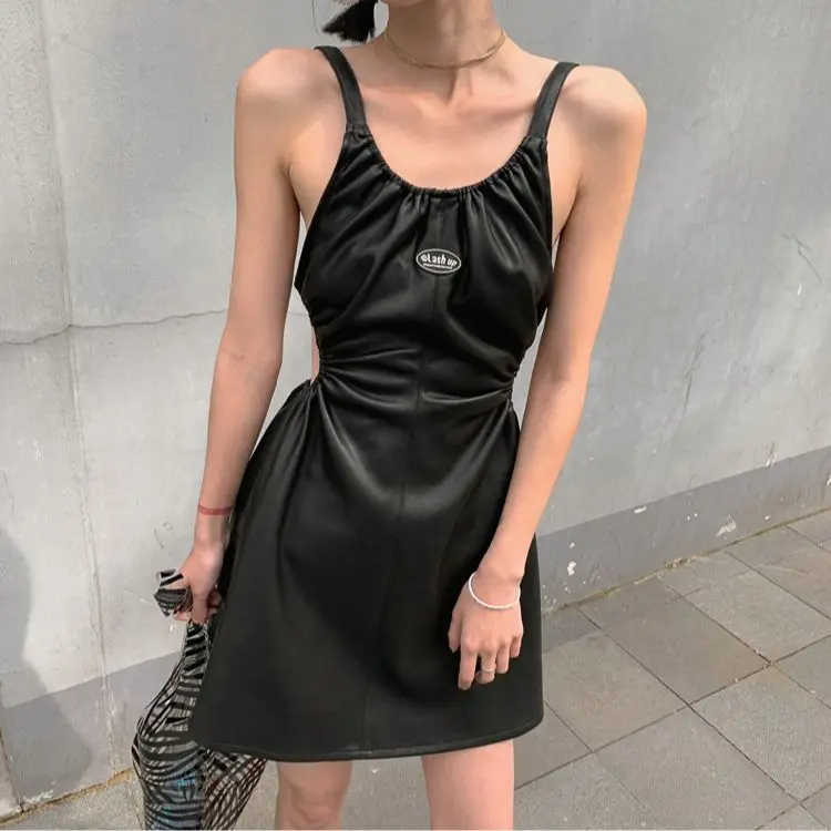 Summer Korean Black Halter PU Leather Sling Dress Hollow Short Sexy Dress Wild Goth Fashion Street Fashion Airy Cool Dress
Summer Korean Black Halter PU Leather Sling Dress Hollow Short Sexy Dress Wild Goth Fashion Street Fashion Airy Cool Dress
