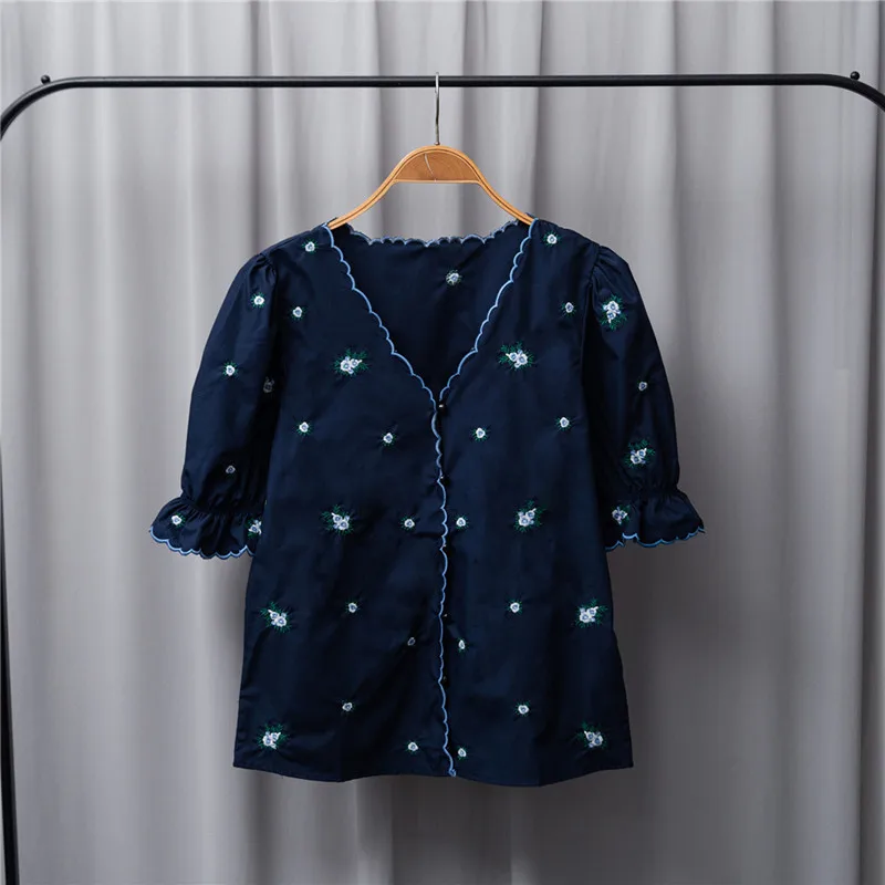 Summer French Ladies Slim V-Neck Puff Sleeve Floral Embroidery Cotton Shirt Female Casual New Designed Blouse Ladies Top ML093
Summer French Ladies Slim V-Neck Puff Sleeve Floral Embroidery Cotton Shirt Female Casual New Designed Blouse Ladies Top ML093