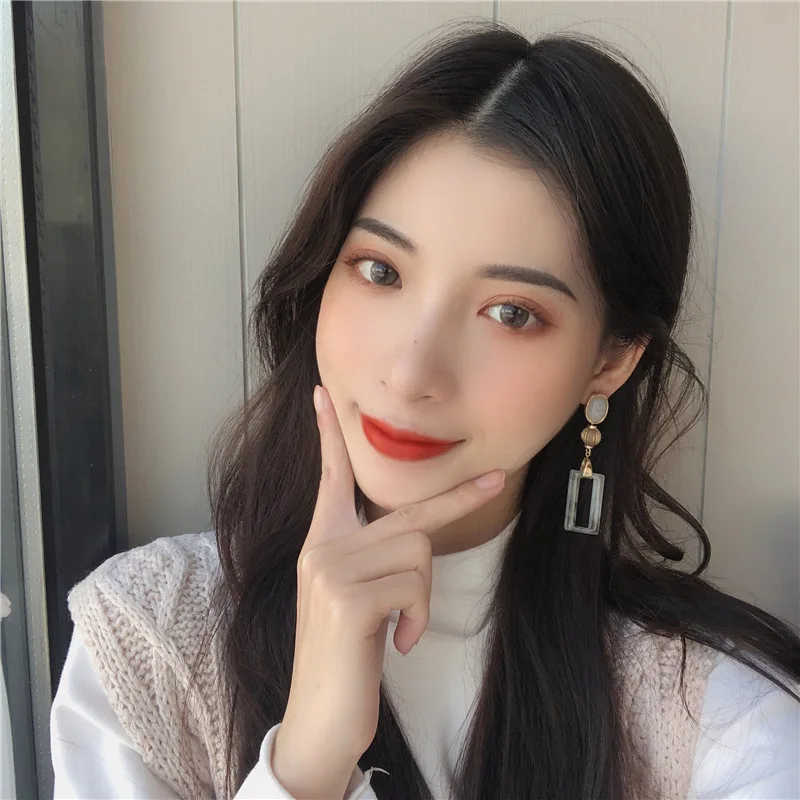 Fashion girl temperament contracted long earrings heart sweet personality geometric stud earrings jewelry accessories
Fashion girl temperament contracted long earrings heart sweet personality geometric stud earrings jewelry accessories