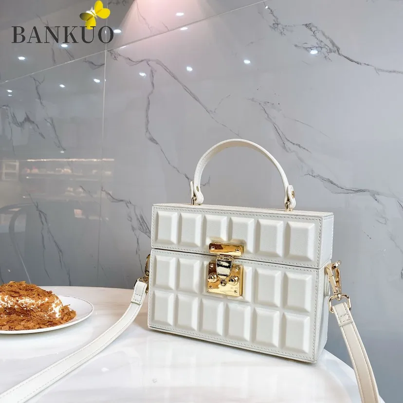 BANKUO 2021 Chocolate Package Vintage Lock Handbag Crossbody Shoulder Small Square Bag European Retro Korean Hot Style X19
BANKUO 2021 Chocolate Package Vintage Lock Handbag Crossbody Shoulder Small Square Bag European Retro Korean Hot Style X19