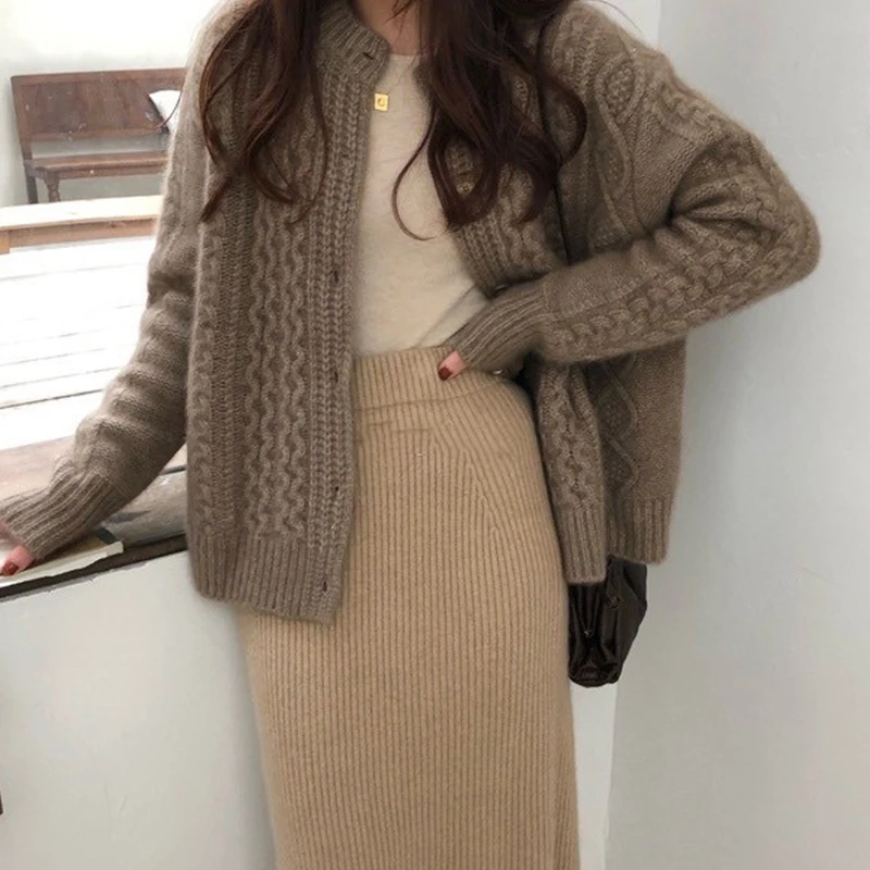 Fall winter new style cashmere sweater cardigan women loose lazy o-neck twist cardigans knitted jacket
Fall winter new style cashmere sweater cardigan women loose lazy o-neck twist cardigans knitted jacket