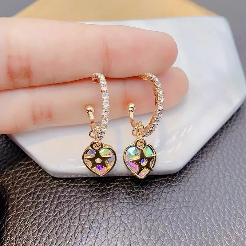 Korea Simple Color Love Pendant Heart-shaped Stud Earrings Fashion Simple 2021 New exquisite retro Women Jewelry Earrring
Korea Simple Color Love Pendant Heart-shaped Stud Earrings Fashion Simple 2021 New exquisite retro Women Jewelry Earrring