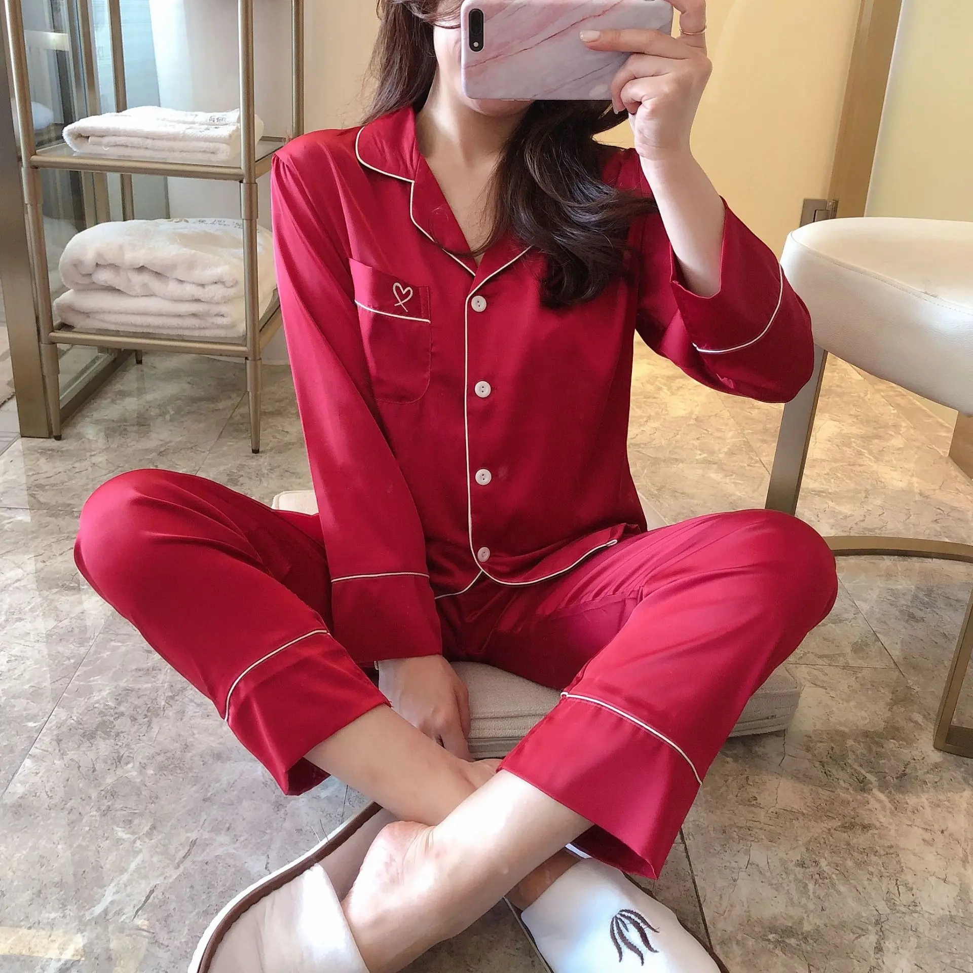 Pajama women's long sleeved trousers set of two web celebrity pajama silk love embroidered home clothes haze blue sleepwear
Pajama women's long sleeved trousers set of two web celebrity pajama silk love embroidered home clothes haze blue sleepwear