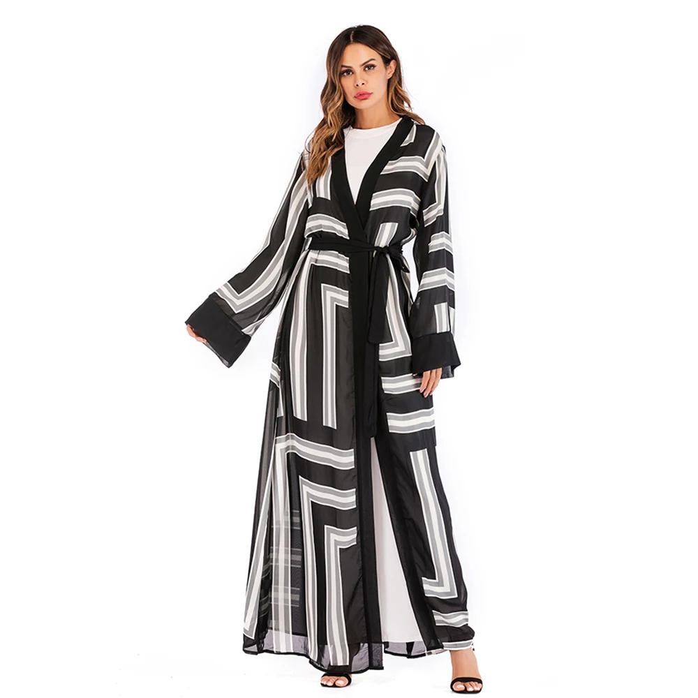 Middle East Fashion Chiffon Printing Dubai Abaya Turkey Kaftan Islamic Clothing Muslim For Woman Maxi Robe Arab Ramadan Cardigan
Middle East Fashion Chiffon Printing Dubai Abaya Turkey Kaftan Islamic Clothing Muslim For Woman Maxi Robe Arab Ramadan Cardigan