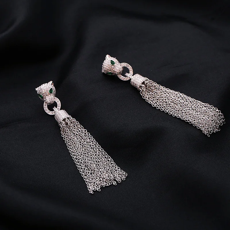 European and American big luxury zircon leopard earrings women's long tassel earrings earrings exaggerated ear jewelry women who
European and American big luxury zircon leopard earrings women's long tassel earrings earrings exaggerated ear jewelry women who