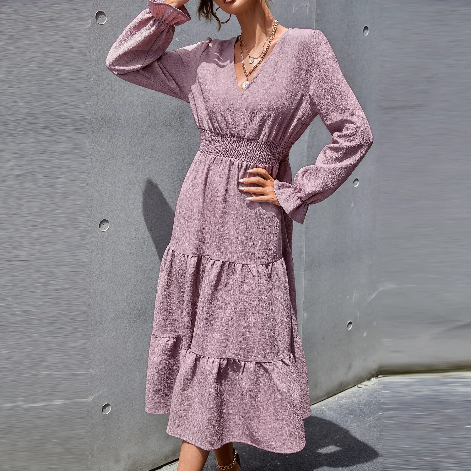 New Women's Elegant Slim Show Thin V-Neck Long Dress Autumn Winter Lotus Sleeve Patchwork Big Pendulum Tunics Prom Dresses Women
New Women's Elegant Slim Show Thin V-Neck Long Dress Autumn Winter Lotus Sleeve Patchwork Big Pendulum Tunics Prom Dresses Women