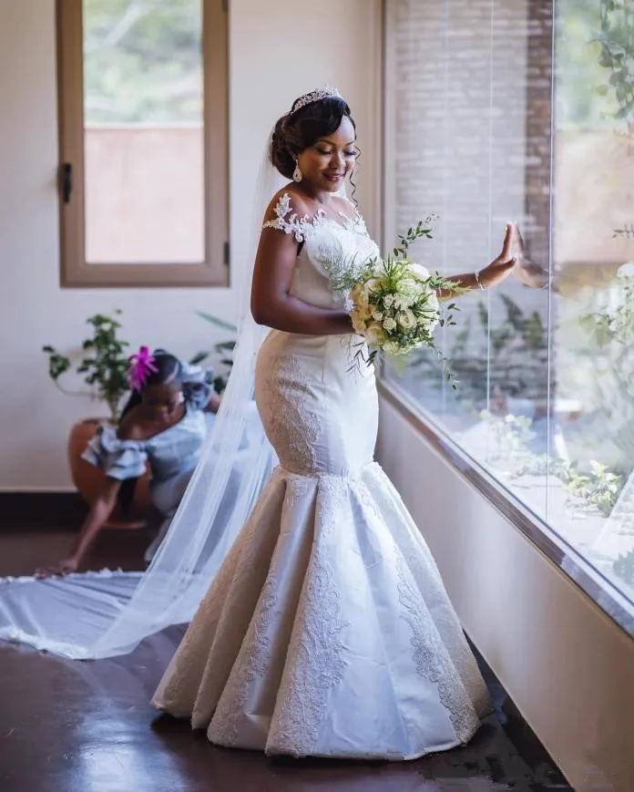 Lace satin Mermaid Wedding Dresses south African Black Girl Sweep Train Plus Size Bridal wedding gowns
Lace satin Mermaid Wedding Dresses south African Black Girl Sweep Train Plus Size Bridal wedding gowns