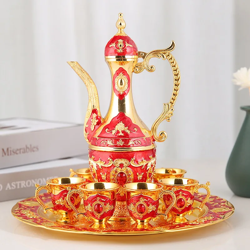 European style metal wine set, high-end wedding home furnishings, 8 pieces set, wine dispenser and small wine cup
European style metal wine set, high-end wedding home furnishings, 8 pieces set, wine dispenser and small wine cup