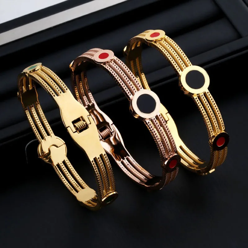 2022 Original 1:1 Sterling Silver Bracelet High Quality Three Color Hollow Shell Bracelet For Ladies Party Luxury Jewelry Gift
2022 Original 1:1 Sterling Silver Bracelet High Quality Three Color Hollow Shell Bracelet For Ladies Party Luxury Jewelry Gift