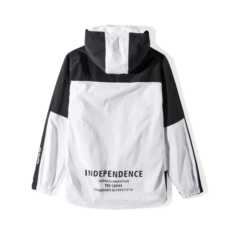 2020 spring tide brand tooling wind military functional coat men's hooded stormsuit splicing loose windbreaker jacket
2020 spring tide brand tooling wind military functional coat men's hooded stormsuit splicing loose windbreaker jacket