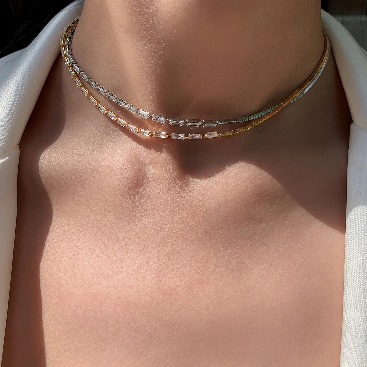 Original design minimalist mosaic half diamond half chain necklace summer clavicle chain
Original design minimalist mosaic half diamond half chain necklace summer clavicle chain