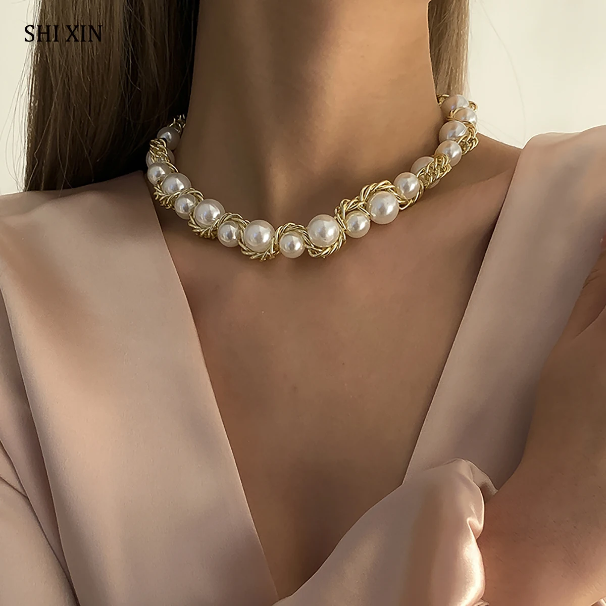 SHIXIN Elegant Short Pearl Choker Necklace for Women Trendy Collar Wedding Necklaces Neck Jewelry Fashion Bride Accessories Gift
SHIXIN Elegant Short Pearl Choker Necklace for Women Trendy Collar Wedding Necklaces Neck Jewelry Fashion Bride Accessories Gift