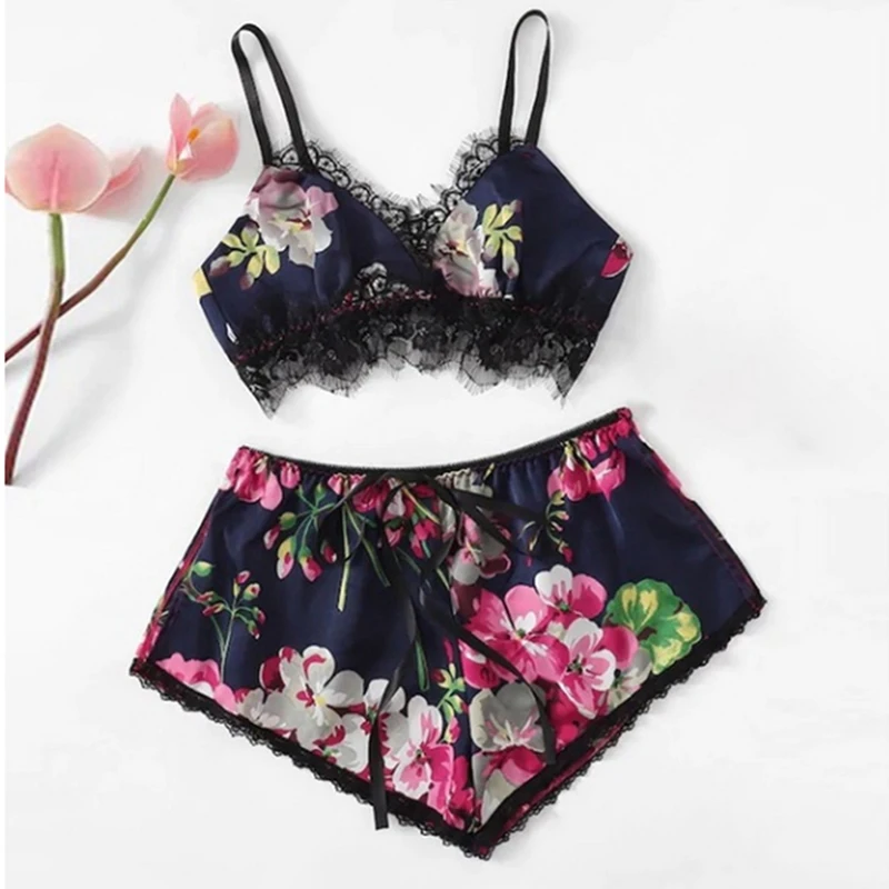 Women Sexy Pajamas Set Spaghetti Strap V-Neck Lace Printed Lingerie Sets Female Summer Crop Tops Shorts Sleepwear Suit
Women Sexy Pajamas Set Spaghetti Strap V-Neck Lace Printed Lingerie Sets Female Summer Crop Tops Shorts Sleepwear Suit