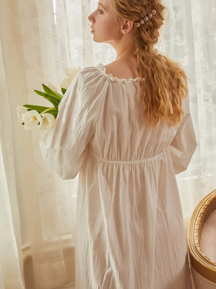 Spring and Autumn French Retro Royal Court Princess Long-Sleeved Nightdress Square Collar Cotton Nightgown Fairy Style Pajamas
Spring and Autumn French Retro Royal Court Princess Long-Sleeved Nightdress Square Collar Cotton Nightgown Fairy Style Pajamas
