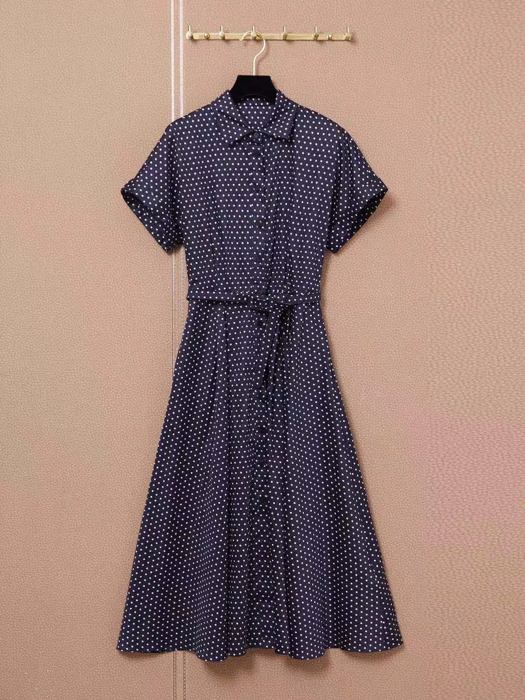 New 2021 Fashion Runway Autumn Vintage Midi Dress Women Short Sleeve Dot print Single Breasted Belt Elegant Dark Blue Dress
New 2021 Fashion Runway Autumn Vintage Midi Dress Women Short Sleeve Dot print Single Breasted Belt Elegant Dark Blue Dress