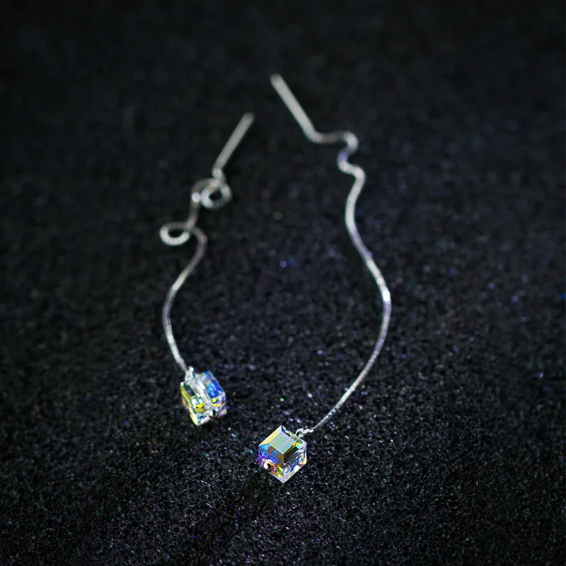 s925 white fungus line female sen sweet synthetic crystal ear line temperament sugar cube ear chain ear jewelry
s925 white fungus line female sen sweet synthetic crystal ear line temperament sugar cube ear chain ear jewelry