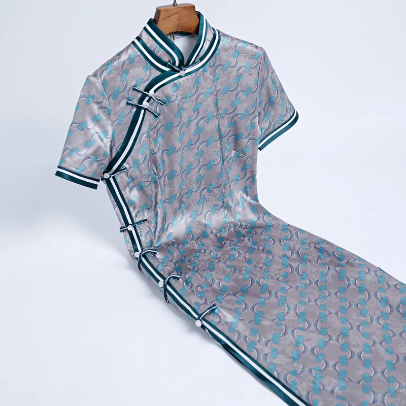 Женское традиционное китайское платье Ципао в национальном стиле, элегантное винтажное платье ретро с вышивкой, женская одежда для мам, пра...
Женское традиционное китайское платье Ципао в национальном стиле, элегантное винтажное платье ретро с вышивкой, женская одежда для мам, пра...