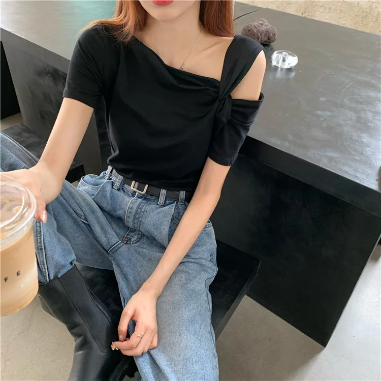 Japanese Short-Sleeved T-shirt Women's 2021 Summer Design Sense Non-mainstream Western Style All-Matching Inspirational Sexy
Japanese Short-Sleeved T-shirt Women's 2021 Summer Design Sense Non-mainstream Western Style All-Matching Inspirational Sexy