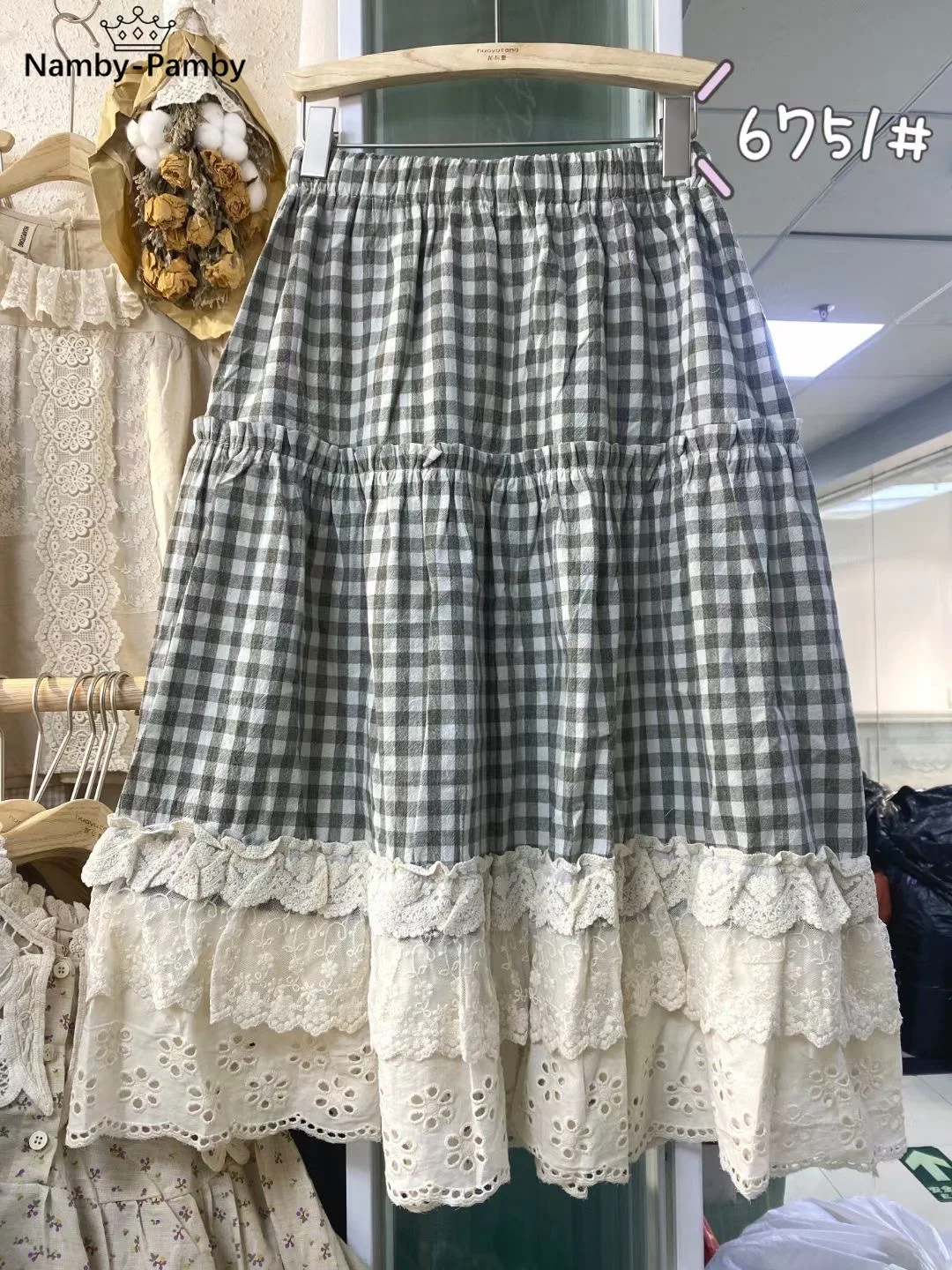 Mori Style Lace Spliced Cotton linen Plaid Skirt women elastic waist casual skirt
Mori Style Lace Spliced Cotton linen Plaid Skirt women elastic waist casual skirt