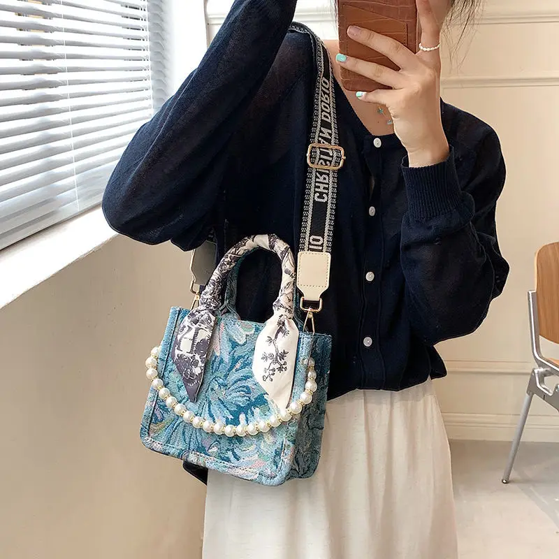Canvas Female Tote Bags Girls Bags Luxury Handbags for Women's Bags Fashion Design Ladies Shoulder Bags Letter Ms Crossbody Bags
Canvas Female Tote Bags Girls Bags Luxury Handbags for Women's Bags Fashion Design Ladies Shoulder Bags Letter Ms Crossbody Bags