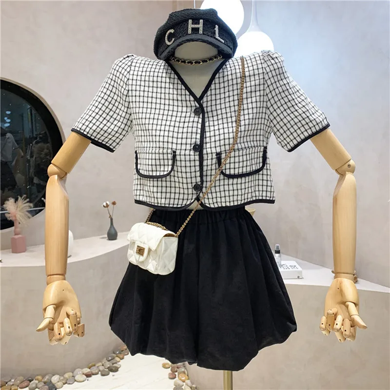 NEW Niche Design Women's Clothing Summer 2021 Temperament Plaid Short Sleeve Top + High Waist Shorts Pants Two Piece Set
NEW Niche Design Women's Clothing Summer 2021 Temperament Plaid Short Sleeve Top + High Waist Shorts Pants Two Piece Set
