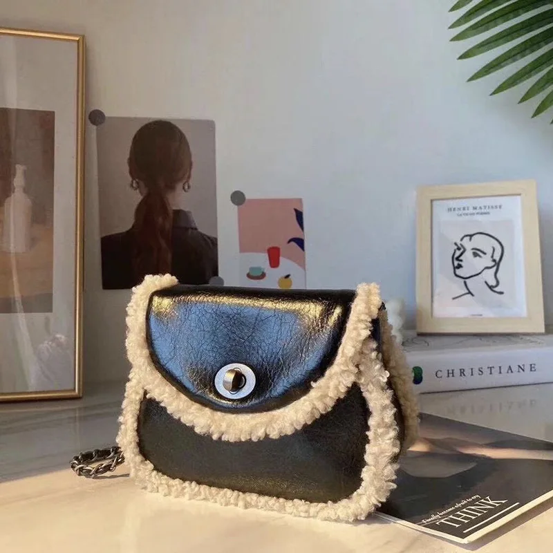 2021 Autumn Winter New Lambswool Women Bag Messenger Bag Fashion Chain Plush Bag Plush Saddle Bag Cute Side Bag Crossbody Bag
2021 Autumn Winter New Lambswool Women Bag Messenger Bag Fashion Chain Plush Bag Plush Saddle Bag Cute Side Bag Crossbody Bag