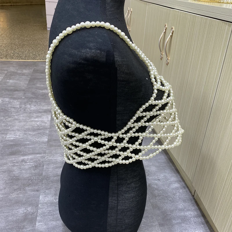 High Street Neck Pearl Vest Top Women Hollow Out Pearl Crop Top Ladies White Sleeveless Sexy Pearl Tank Breast Chain Necklace
High Street Neck Pearl Vest Top Women Hollow Out Pearl Crop Top Ladies White Sleeveless Sexy Pearl Tank Breast Chain Necklace