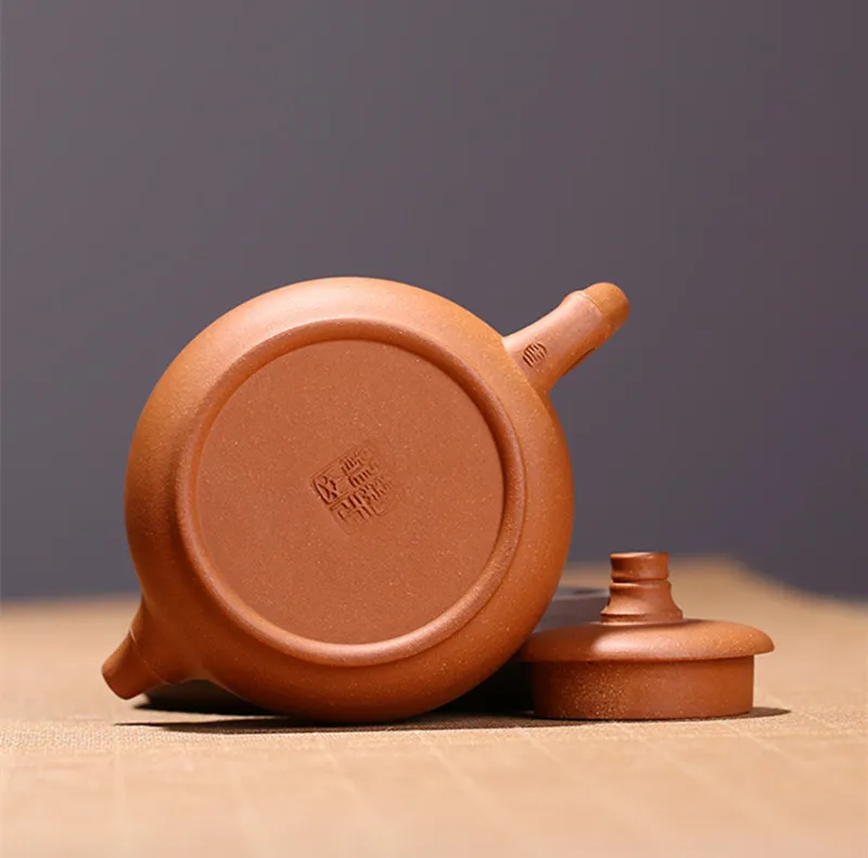 2020 Teapot Yixing Zisha Clay Chinese Handmade Tea Pot Gongfu Set 210ml High Quality New Design Safe Packaging With Gift Box
2020 Teapot Yixing Zisha Clay Chinese Handmade Tea Pot Gongfu Set 210ml High Quality New Design Safe Packaging With Gift Box